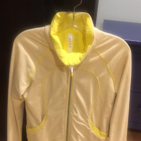 ✨NEW✨WITH NO TAGS Lululemon jacket - Picture 4 of 8